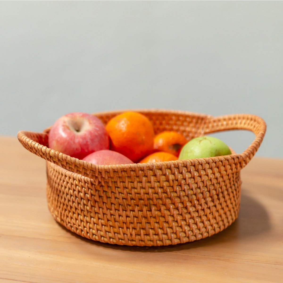 SUWARI Small Rattan Storage Basket – Decorative Handmade Basket - CozyVibe.eu